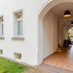 Studio In Einem Ruhigen Garten, In Der Mitte